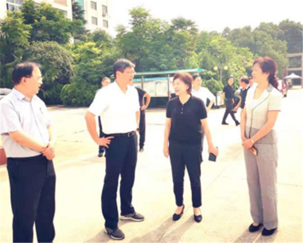 淮南市委常委、宣傳部長(cháng)孫良鴻調研全市中小學(xué)教育集團化辦學(xué)