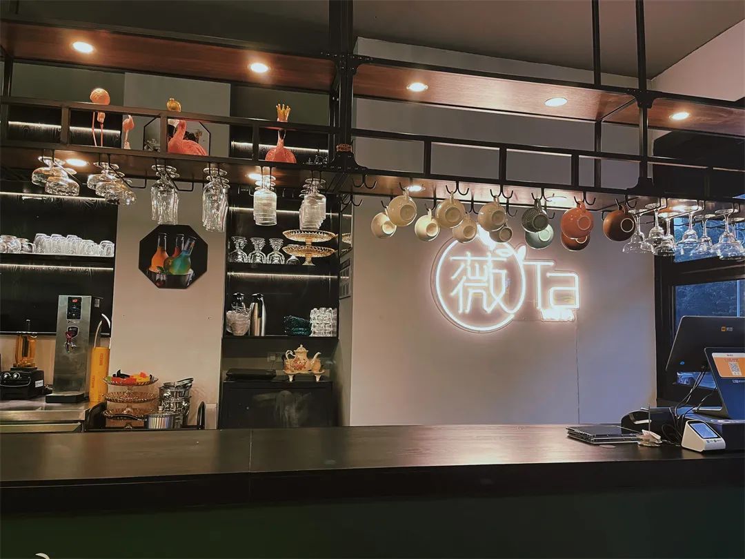 【隱藏在山南的小格調】露天花園餐廳~西餐、酒吧、下午茶......美好的夜晚從微醺開(kāi)始