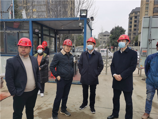 淮南：徐輝帶隊檢查建筑工地安全生產(chǎn)、揚塵防治和常態(tài)化疫情防控工作